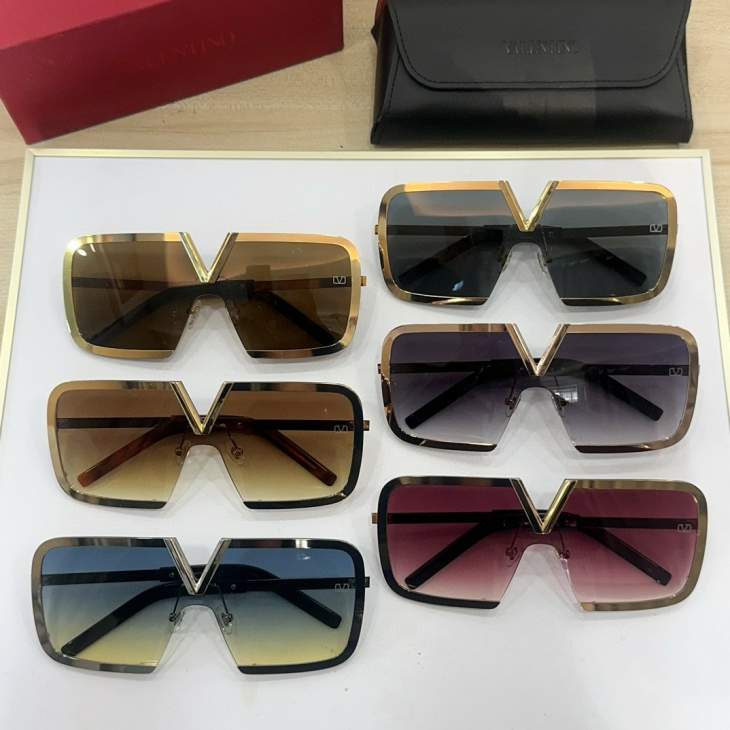 Picture of Valentino Sunglasses _SKUfw65331145fw